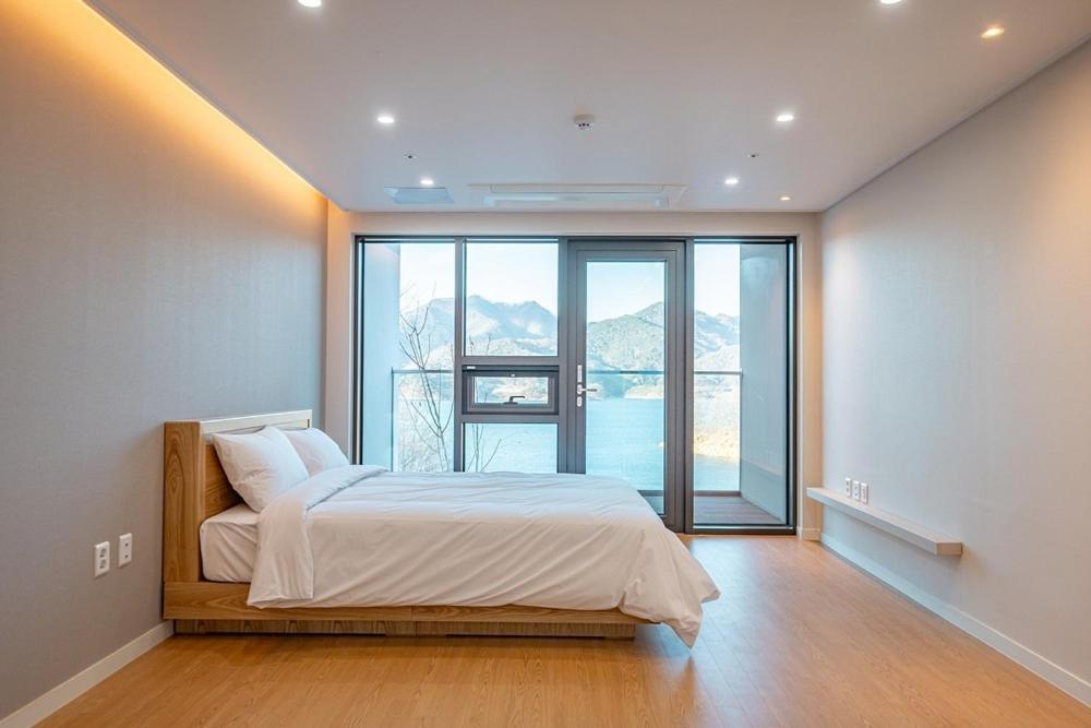Jecheon The Shine Cheongpung Hotel Szoba fotó